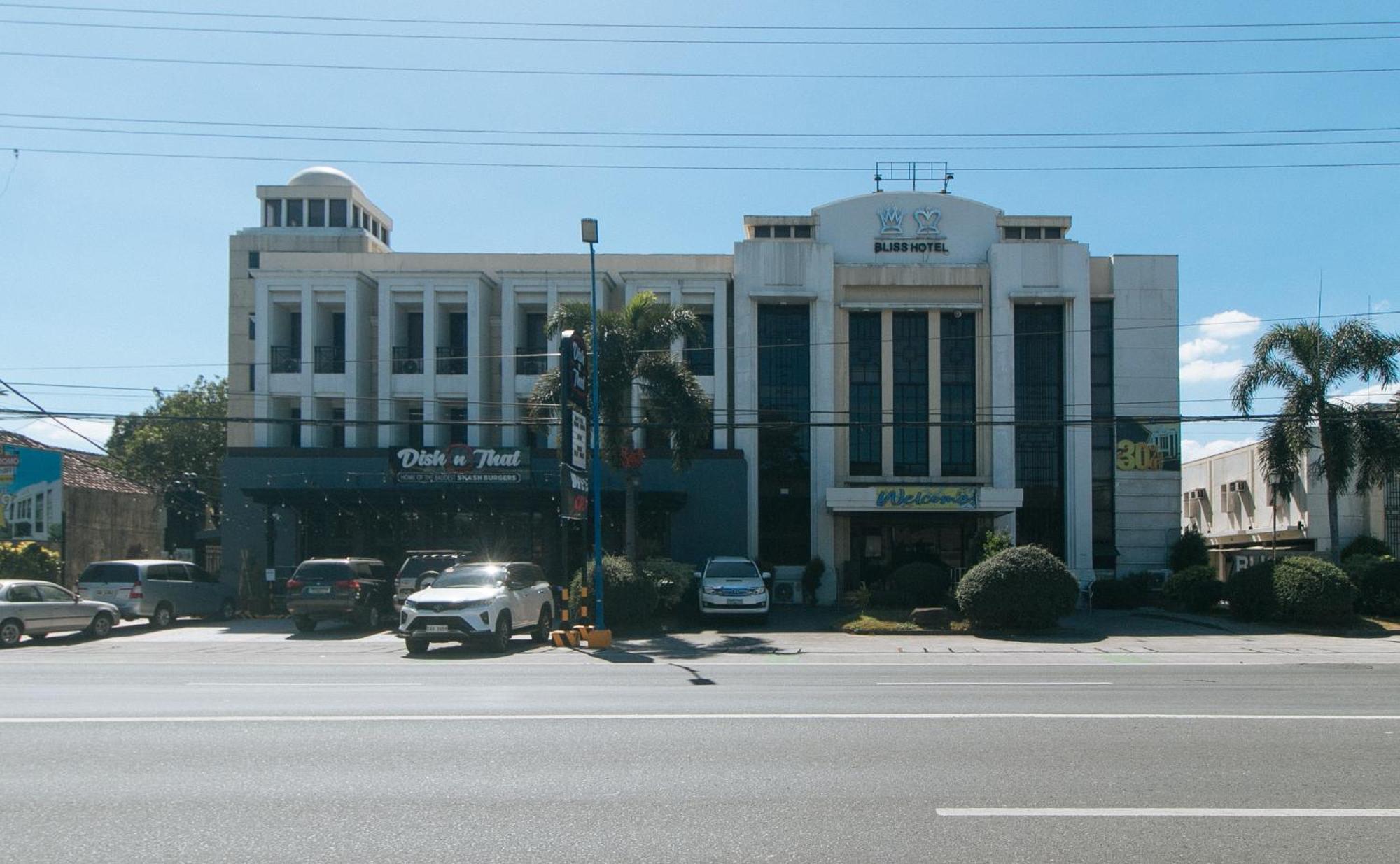 Bliss Hotel San Fernando Pampanga City Zewnętrze zdjęcie