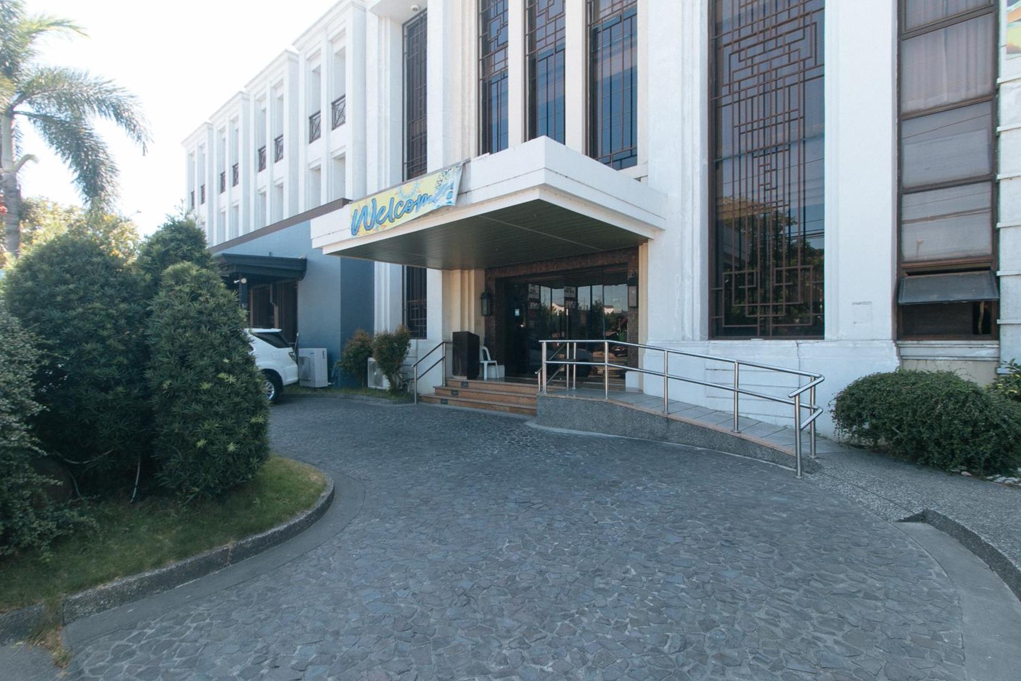 Bliss Hotel San Fernando Pampanga City Zewnętrze zdjęcie
